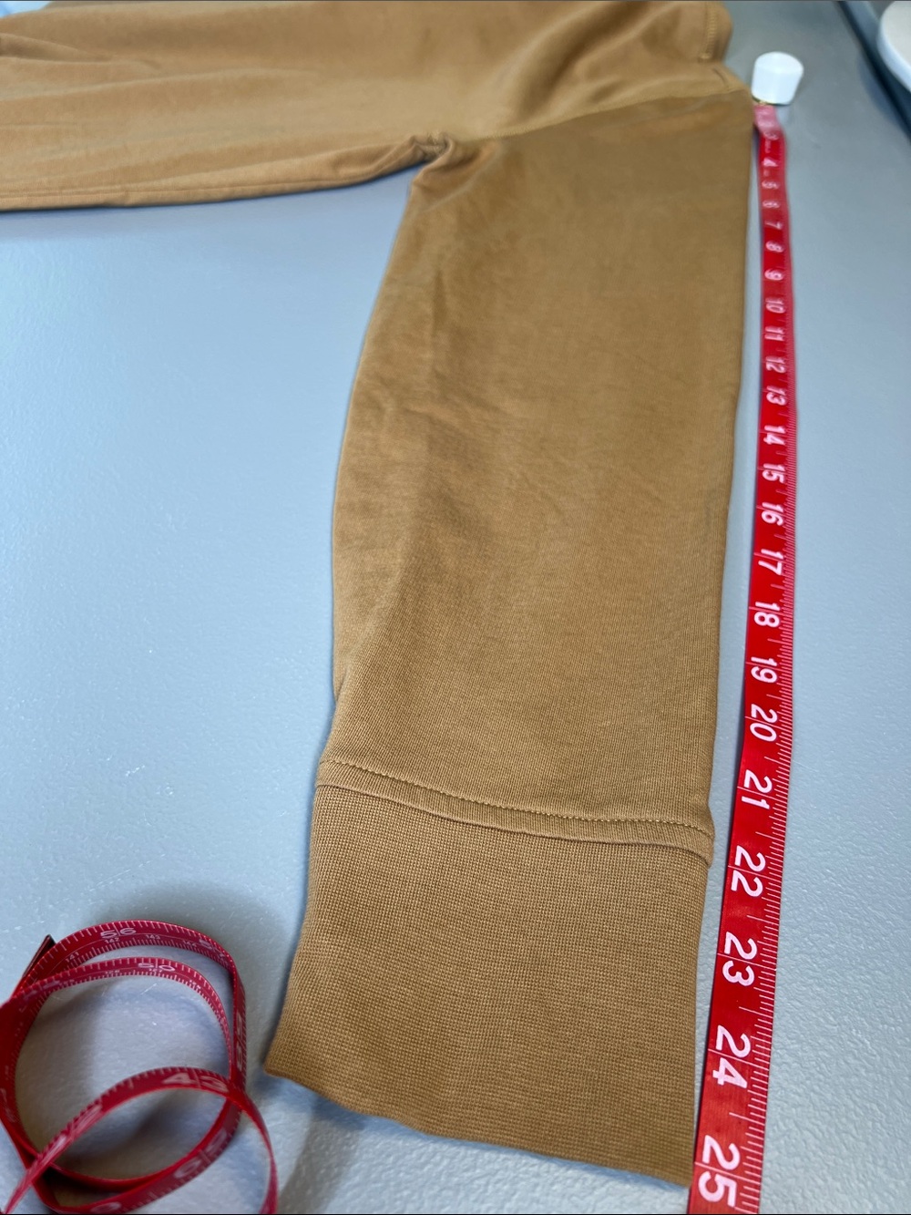 Banana Republic Men's Camel/Tan Crewneck Sweatshirt size M - Picture 5 of 10